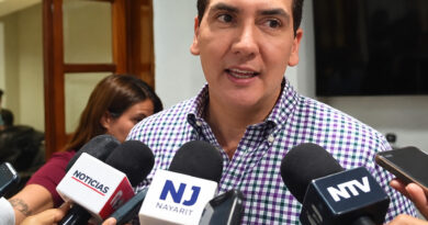 Se reincorpora Héctor Santana como presidente municipal