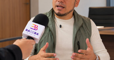 Pepe Castañeda SE QUEDA en el.